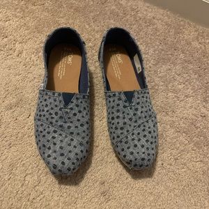 Toms shoes